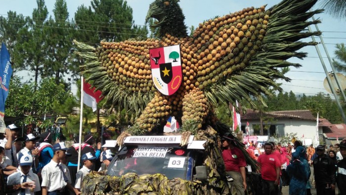 Garuda Raksasa Dari Nanas Madu Diarak Edisi 29 Agustus 2019
