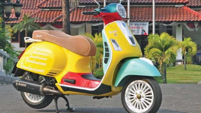 vespa edisi sean wotherspoon